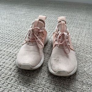 Women’s Adidas cloudfoam pink size 7.5 sneakers